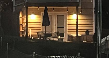 The Quiet House on Main Street minutes from Everywhere