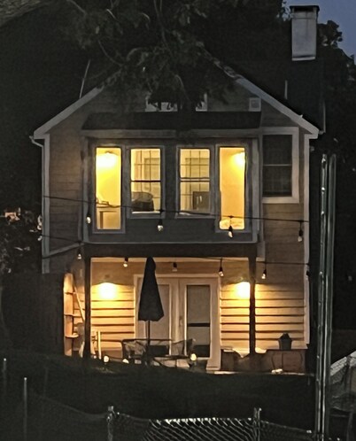 The Quiet House on Main Street minutes from Everywhere