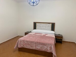 2 soverom, strykejern/-brett, wi-fi og sengetøy