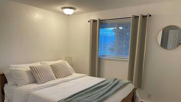 2 bedrooms, WiFi, bed sheets