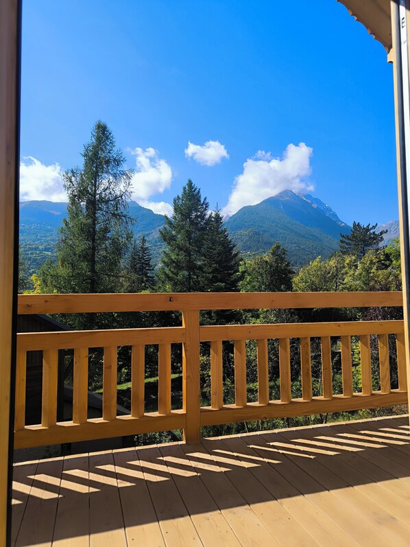 Property grounds - Magnificent new chalet Pelvoux-Vallouise/Puy-Saint-Vincent - Écrins National Park (Vallouise-Pelvoux)