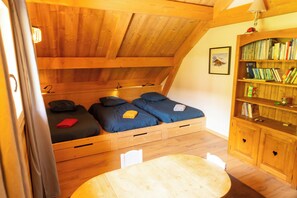 5 bedrooms, iron/ironing board, travel crib, WiFi (free)
