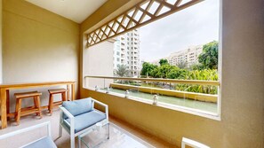 Interior - Chic 1 Bed l Palm Jumeirah l Free Beach Access (Palm Jumeirah)