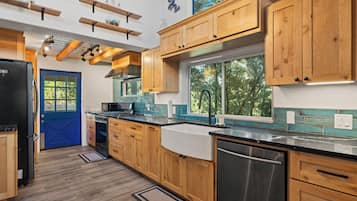 Microwave, oven, stovetop, dishwasher