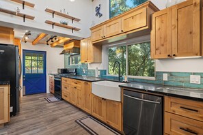 Microwave, oven, stovetop, dishwasher