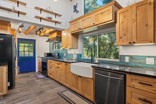 Enchanted Forest Retreat
3 Bed · 2 Bath · 20 Minutes from Downtown Santa Fe