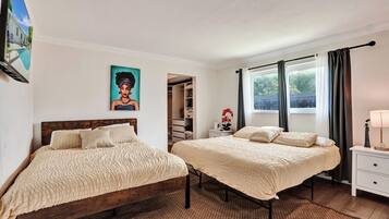 4 bedrooms, desk, iron/ironing board, travel cot