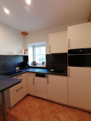 Fridge, microwave, oven, dishwasher - Cozy vacation apartment for unforgettable days in the Romantic Tauber Valley (Creglingen)