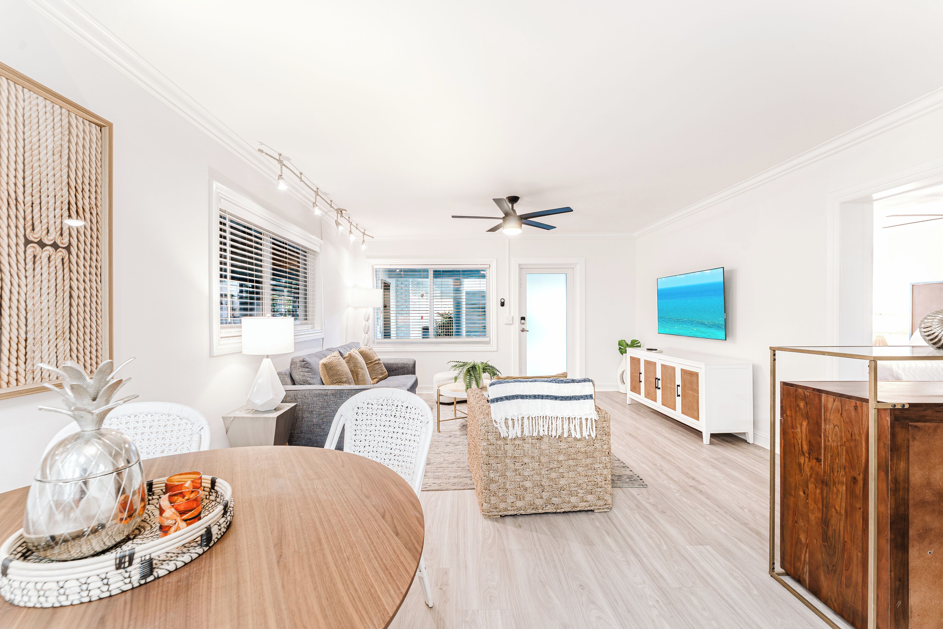 Boca Intracoastal Retreat: Pet Friendly, Walk To Beach, Pool & Gym - Boca Raton, FL