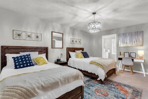 4 bedrooms, internet, bed sheets