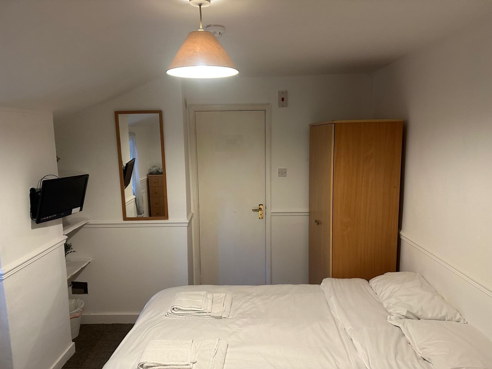 客房内保险箱、熨斗/熨板、免费 WiFi