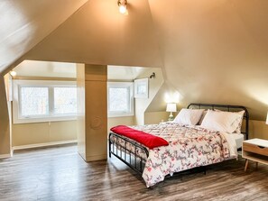 3 habitaciones, tabla de planchar con plancha, wifi y ropa de cama