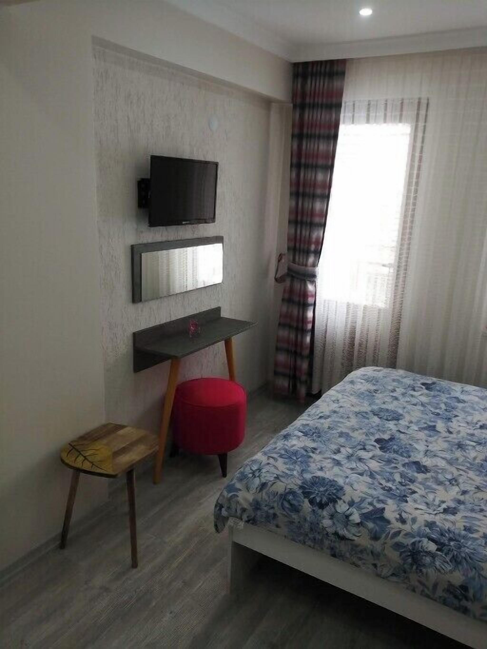 Comfort Triple Room | Desk, laptop workspace, free WiFi