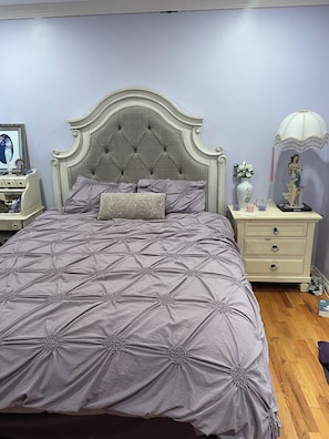 2 bedrooms, WiFi, bed sheets - Lovely 2  bedroom with Hotub and Oceanview in Burnaby just below SFU University (Burnaby)