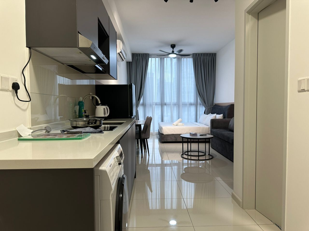 Safe på rommet, skrivebord og wi-fi (inkludert)