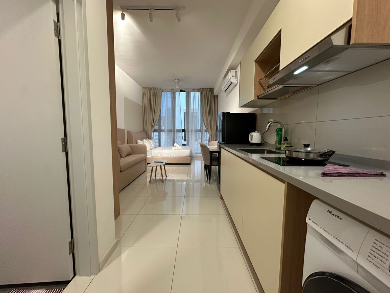 In-room safe, desk, free WiFi