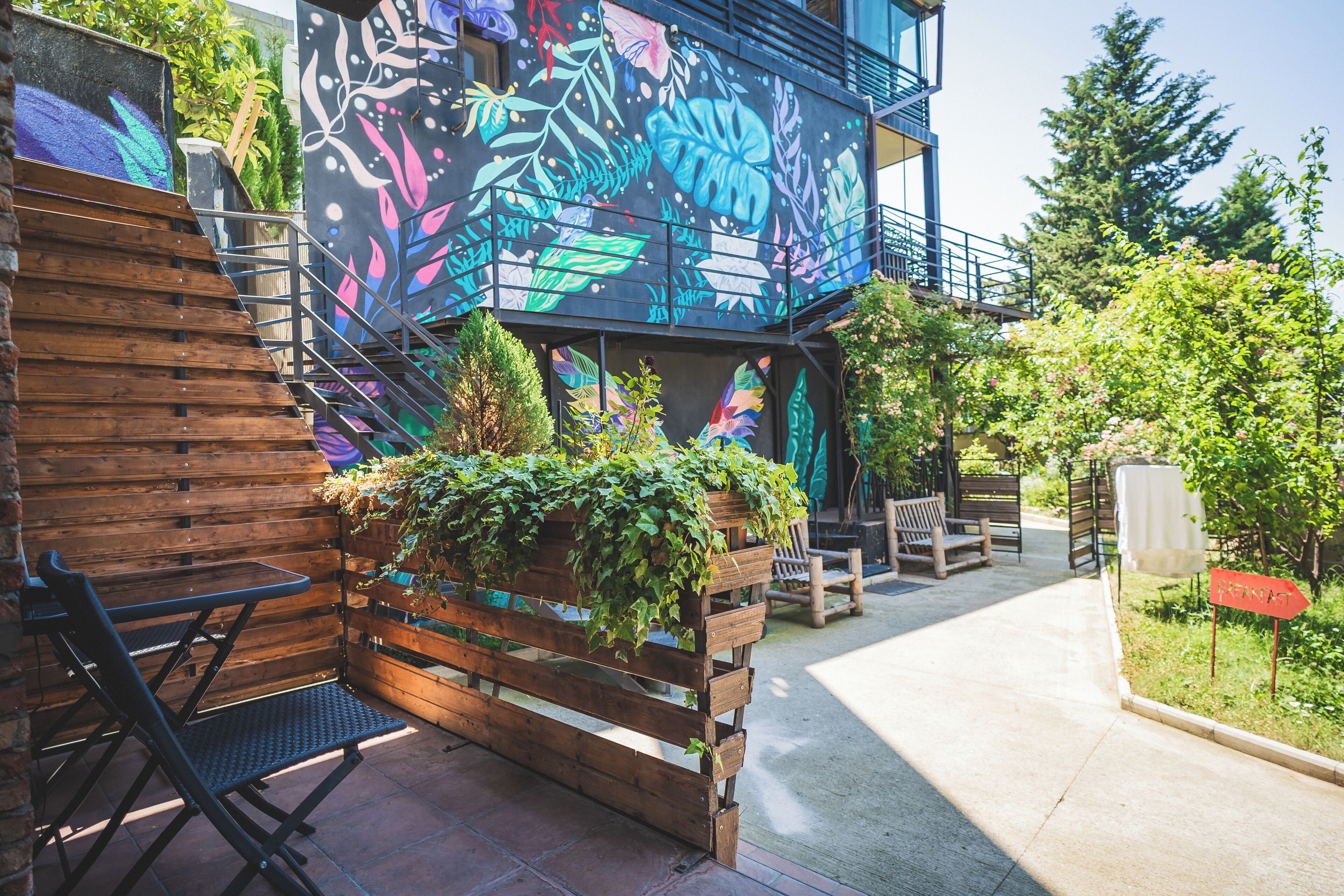 Casa de árbol Confort, balcón, vista a la ciudad | Tabla de planchar con plancha y wifi gratis 