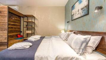 Iron/ironing board, free WiFi