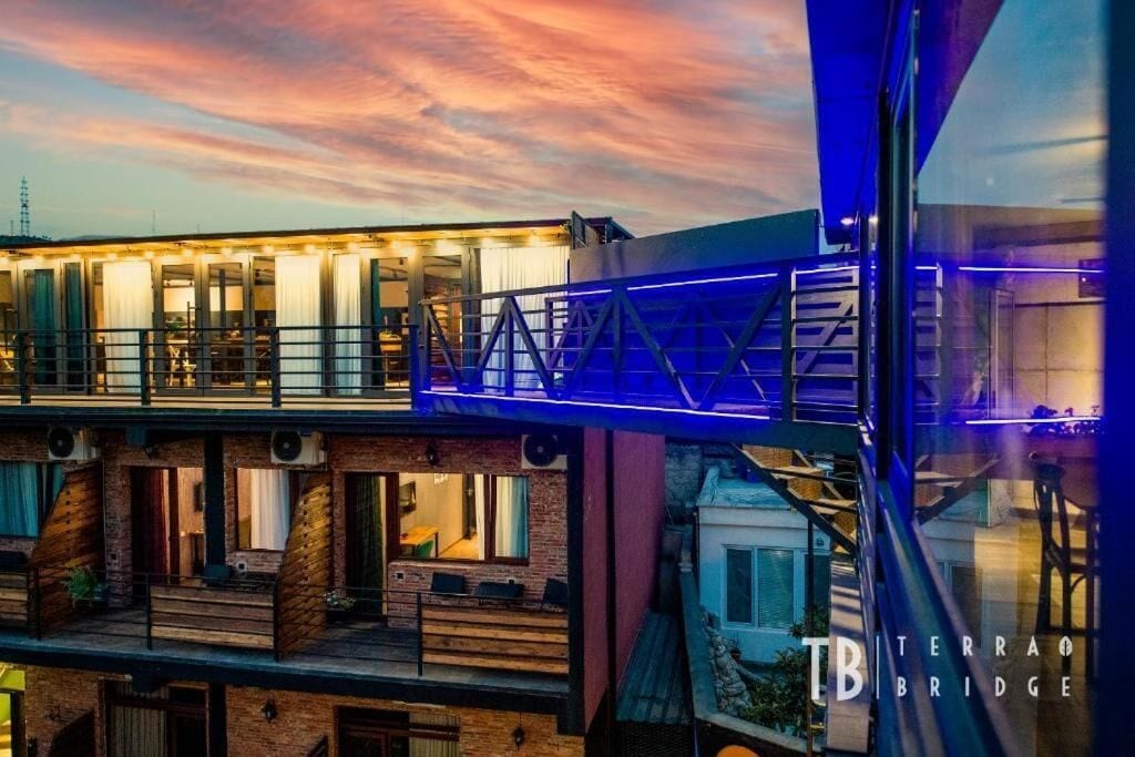 Habitación doble Confort, balcón, vista a la ciudad | Terraza o patio