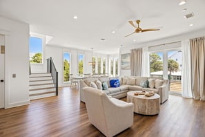 Luksushus, flere senger, adgang til basseng, bassengutsikt (26 Mary St) | Innvendig