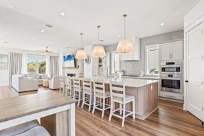 Luksushus, flere senger, adgang til basseng, bassengutsikt (26 Mary St) | Eget kjøkken