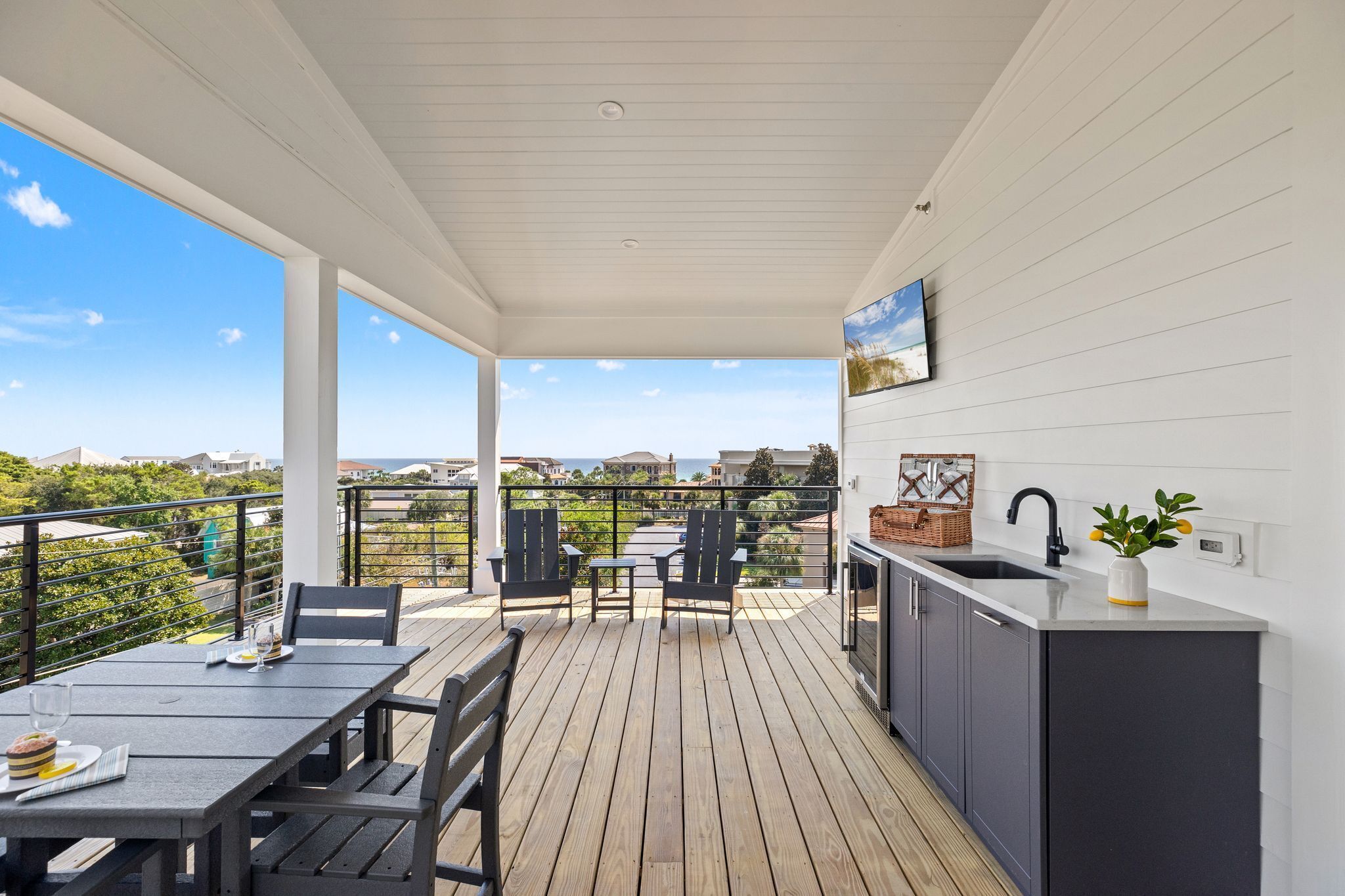 House, Multiple Beds, Pool Access, Pool View (34 Mary St) | Outdoor dining