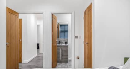 The Azure Hideaway 2BR 2BA City Centre