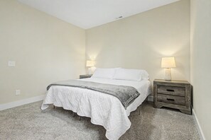 6 bedrooms, WiFi, bed sheets