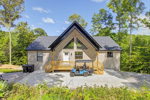 Luxury 6-Bedrm Mountain Lake Retreat with dock slip, Sleeps 18|MEMORIAL DAY OPEN