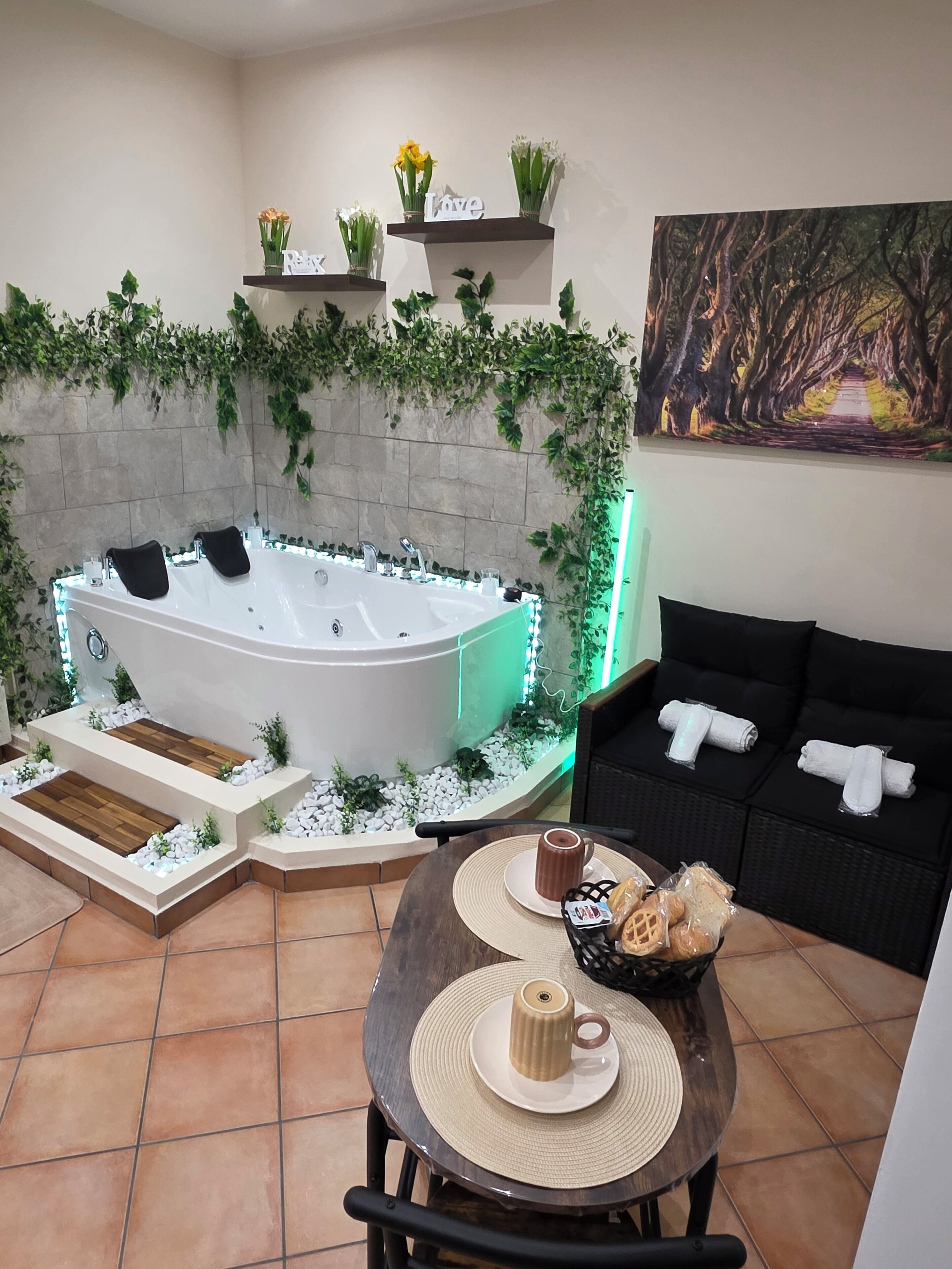 奢华套房, 1 张特大床, 阳台, 城市景观 | 办公桌、笔记本电脑工作区、遮光窗帘、隔音