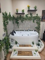 Bañera de hidromasaje privada