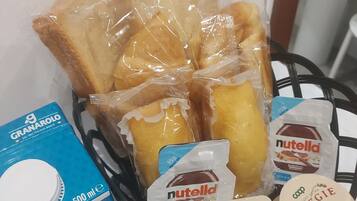 Skrivebord, arbejdsområde til bærbare computere, mørklægningsgardiner