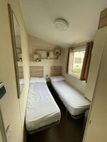 4 habitaciones, decoración personalizada y muebles diferentes 