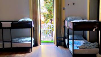 5 bedrooms, desk, free WiFi