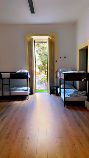 5 Schlafzimmer, Schreibtisch, kostenloses WLAN