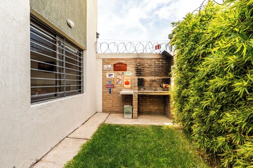 WiFi 100 MB • Garage - Cuadras de Bodega La Abeja