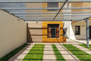 Exterior detail - WiFi 100 MB • Garage - Cuadras de Bodega La Abeja (San Rafael)