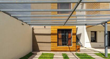 WiFi 100 MB âą Garage - Cuadras de Bodega La Abeja