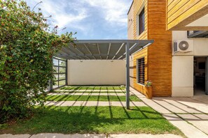 Property grounds - WiFi 100 MB • Garage - Cuadras de Bodega La Abeja (San Rafael)
