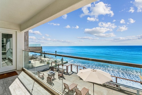 Sea Glass-Beach Road Villa! On the SAND! Luxury and relaxation! STR25-0022