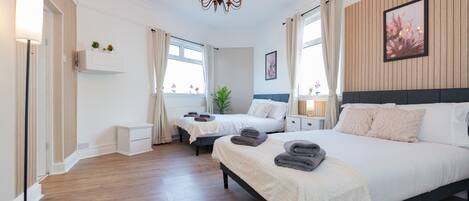 4 bedrooms, iron/ironing board, free WiFi, bed sheets