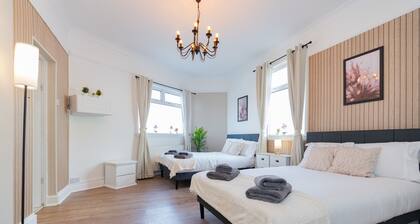 Open Mind Property - 4BR, 17 Guests & Free Parking