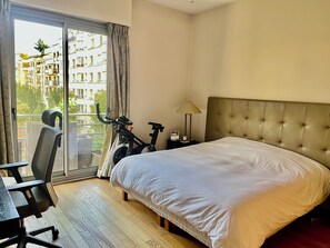 2 makuuhuonetta, silitysrauta/-lauta, Wi-Fi