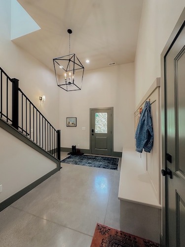 Private Barndominium on Acreage, Sleeps 6, Fire Pit, Near I-15