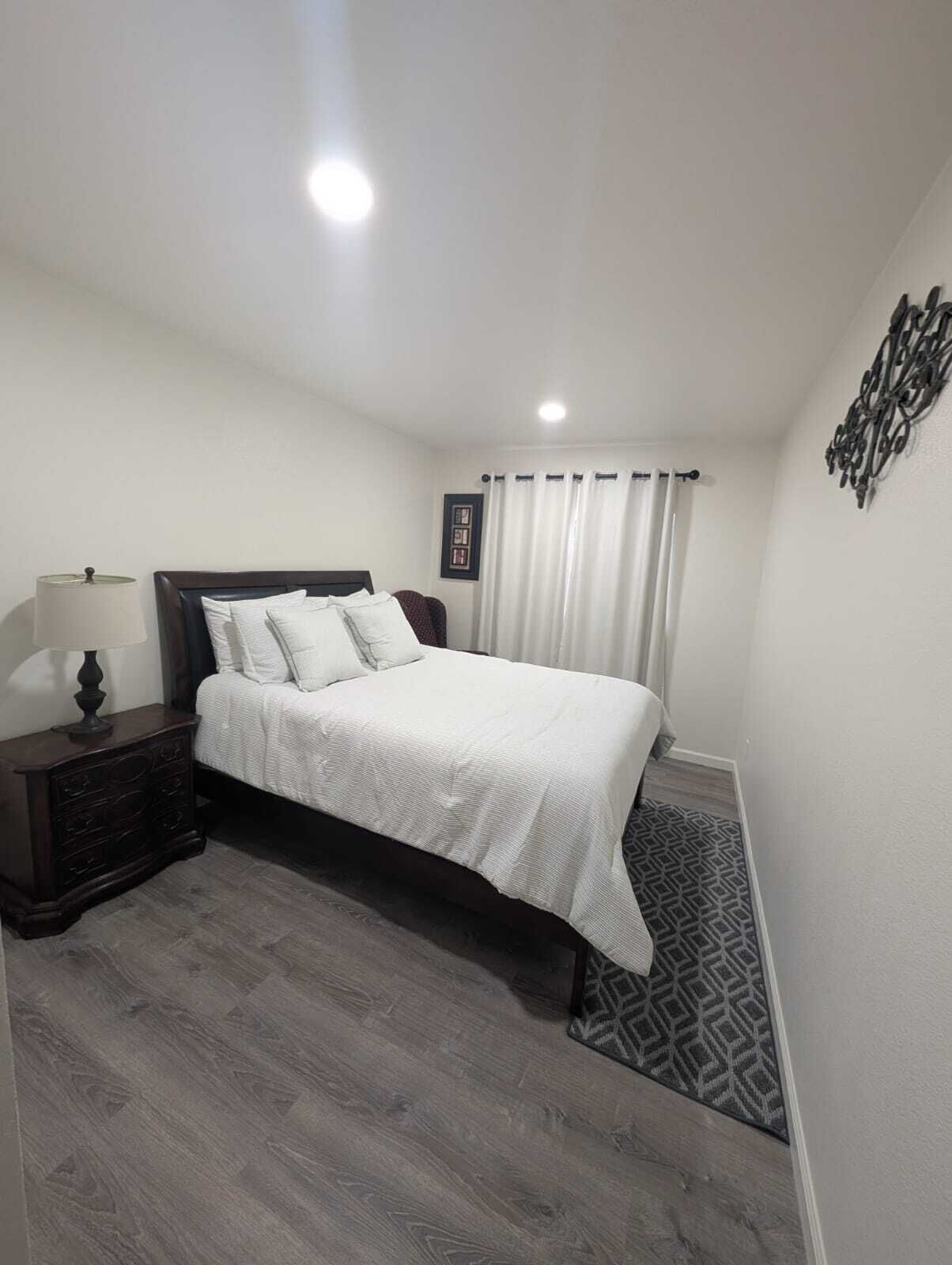 2 soverom, strykejern/-brett, wi-fi og sengetøy