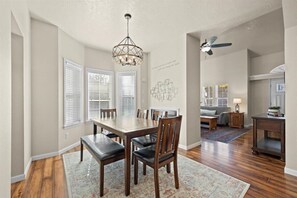 Dining - *Private Balcony*5Min>NNU*Backyard*King*Parking*W/D (Nampa)