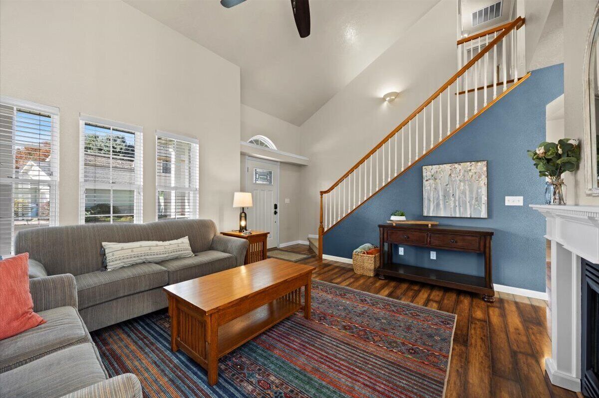 Een smart-tv en een open haard