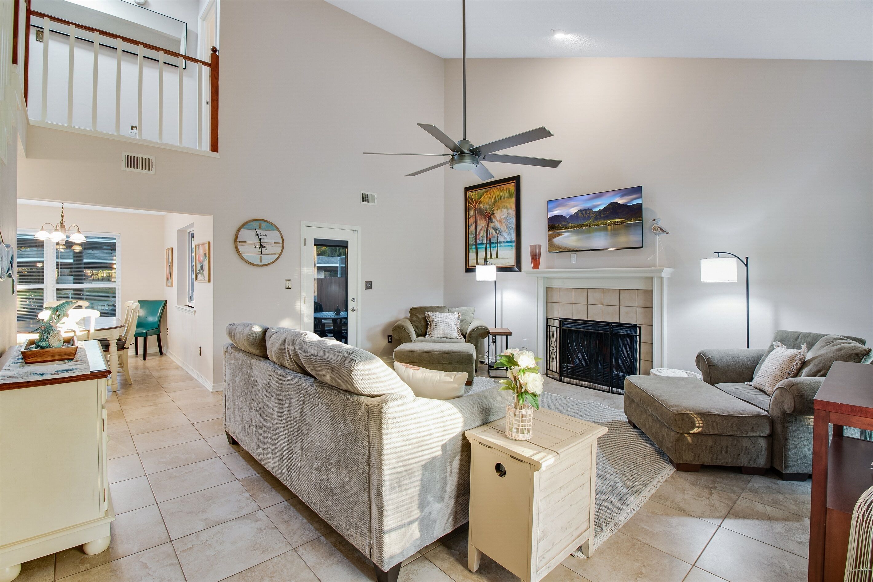 Canal Front, Heated Pool, Boat Lift, Pet Friendly - Gulf Breeze, FL