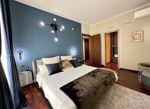 2 chambres, fer et planche à repasser, Wi-Fi, draps fournis