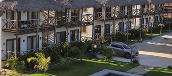 Ape seaside kitesurfing paradise